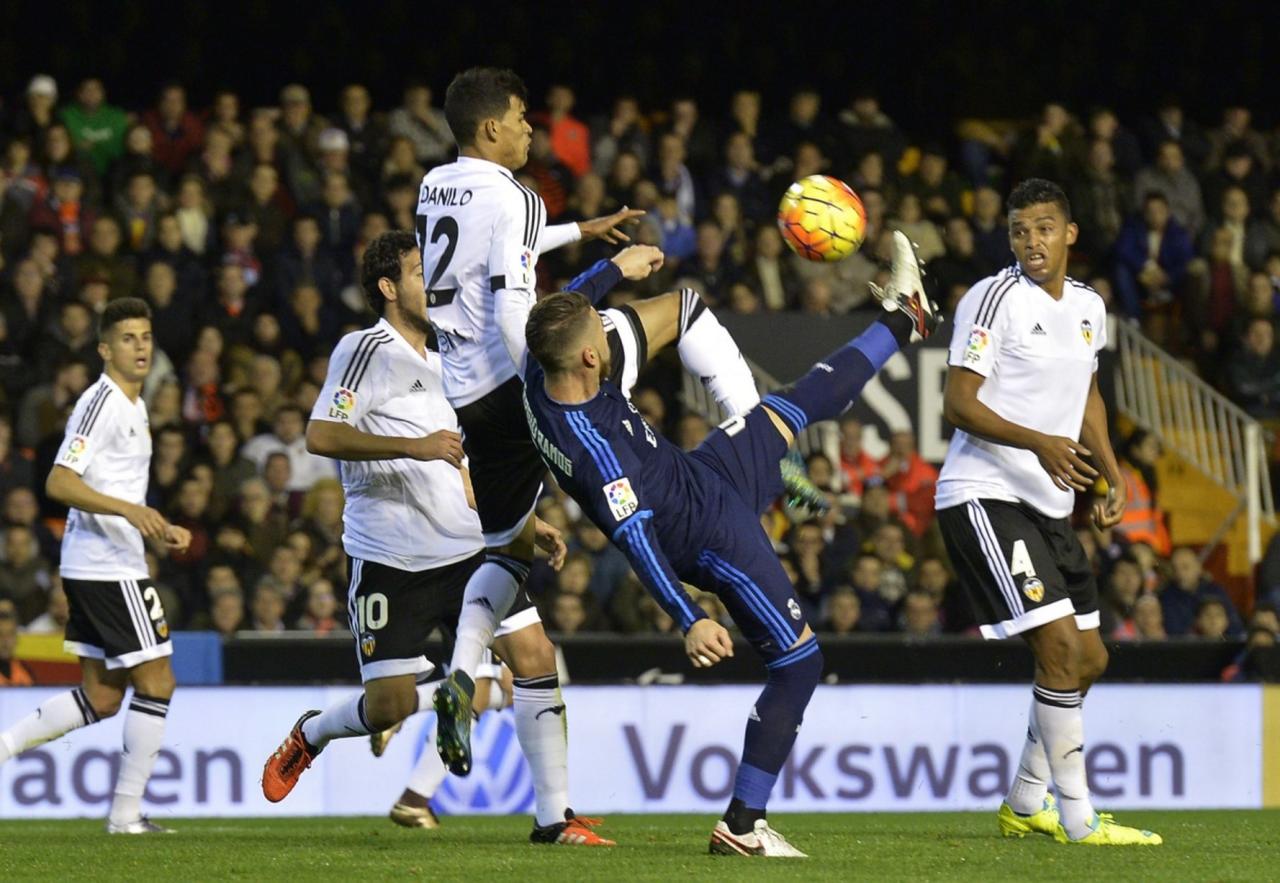 Real Madrid Secures Victory With Ten Men Against Valencia